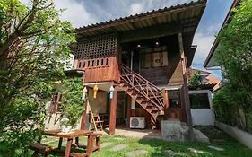Nearthepark Backpack House